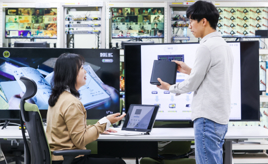 "1³âµ¿¾È 200¸¸¹ø Å×½ºÆ®"¡¦LGU+, ´ëÀü R&D¼¾Åͼ IPTV¡¤NW ±âº»±â ì±ä´Ù "1³âµ¿¾È 200¸¸¹ø Å×½ºÆ®"¡¦LGU+, ´ëÀü R&D¼¾Åͼ IPTV¡¤NW ±âº»±â ì±ä´Ù